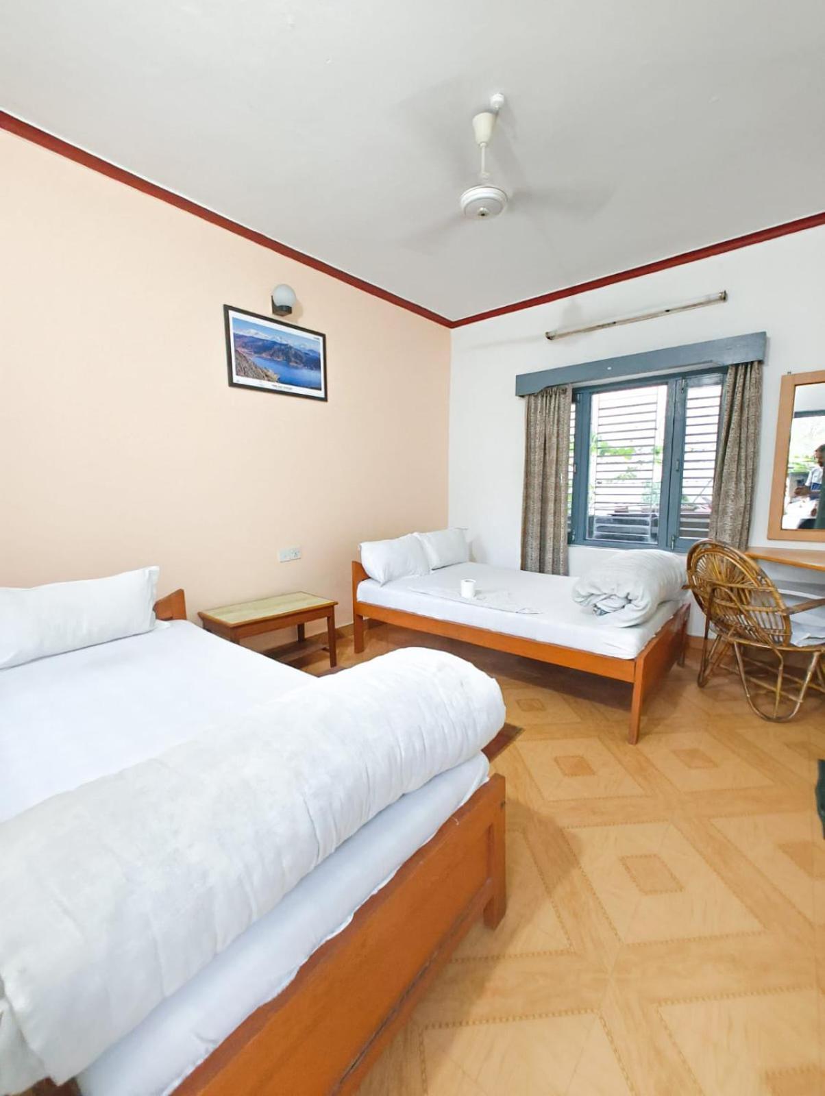 Hotel Mountain View - Lakeside Pokhara Zewnętrze zdjęcie