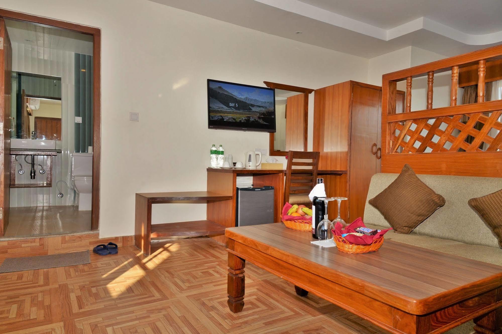 Hotel Mountain View - Lakeside Pokhara Zewnętrze zdjęcie