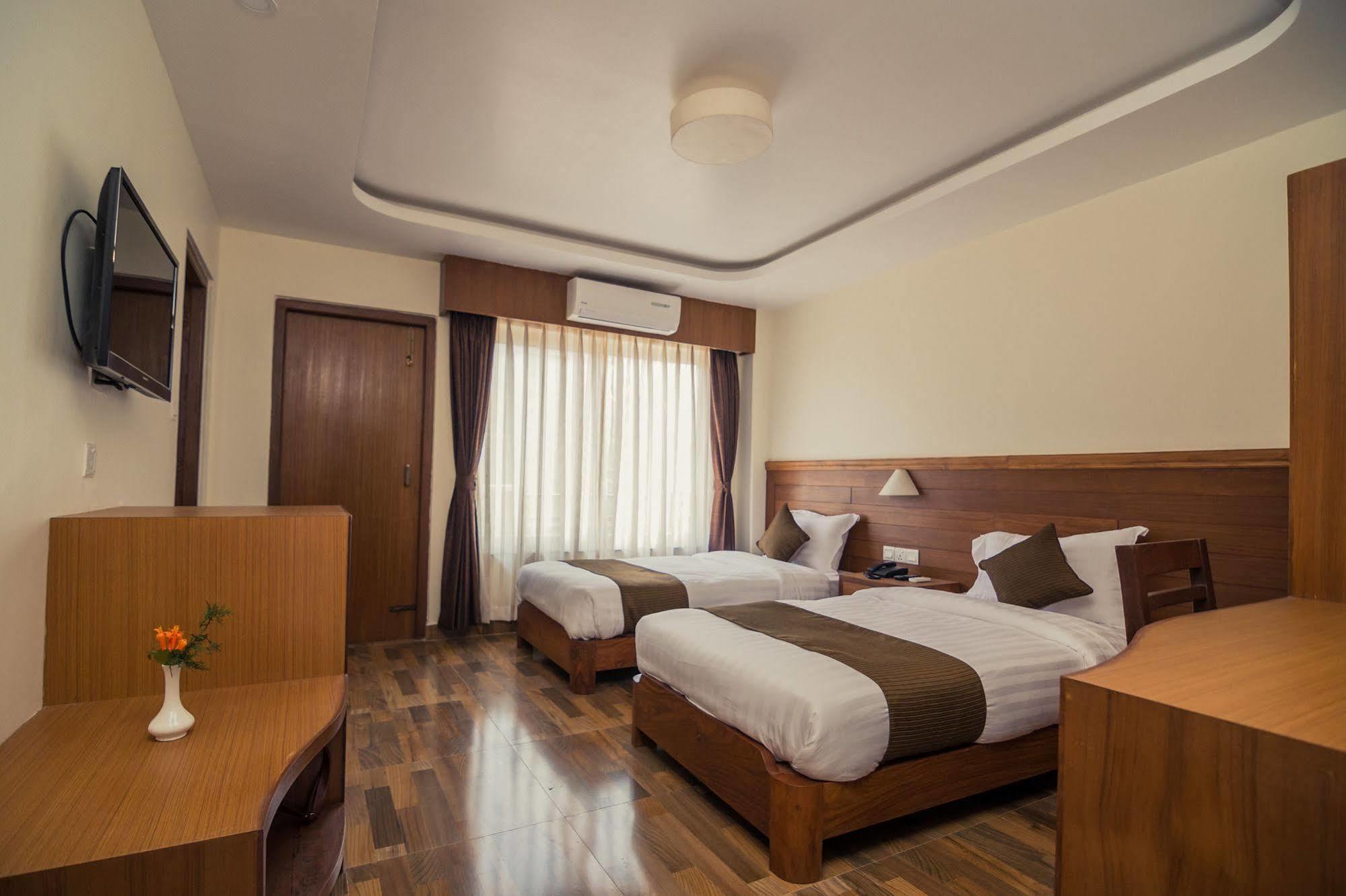 Hotel Mountain View - Lakeside Pokhara Zewnętrze zdjęcie